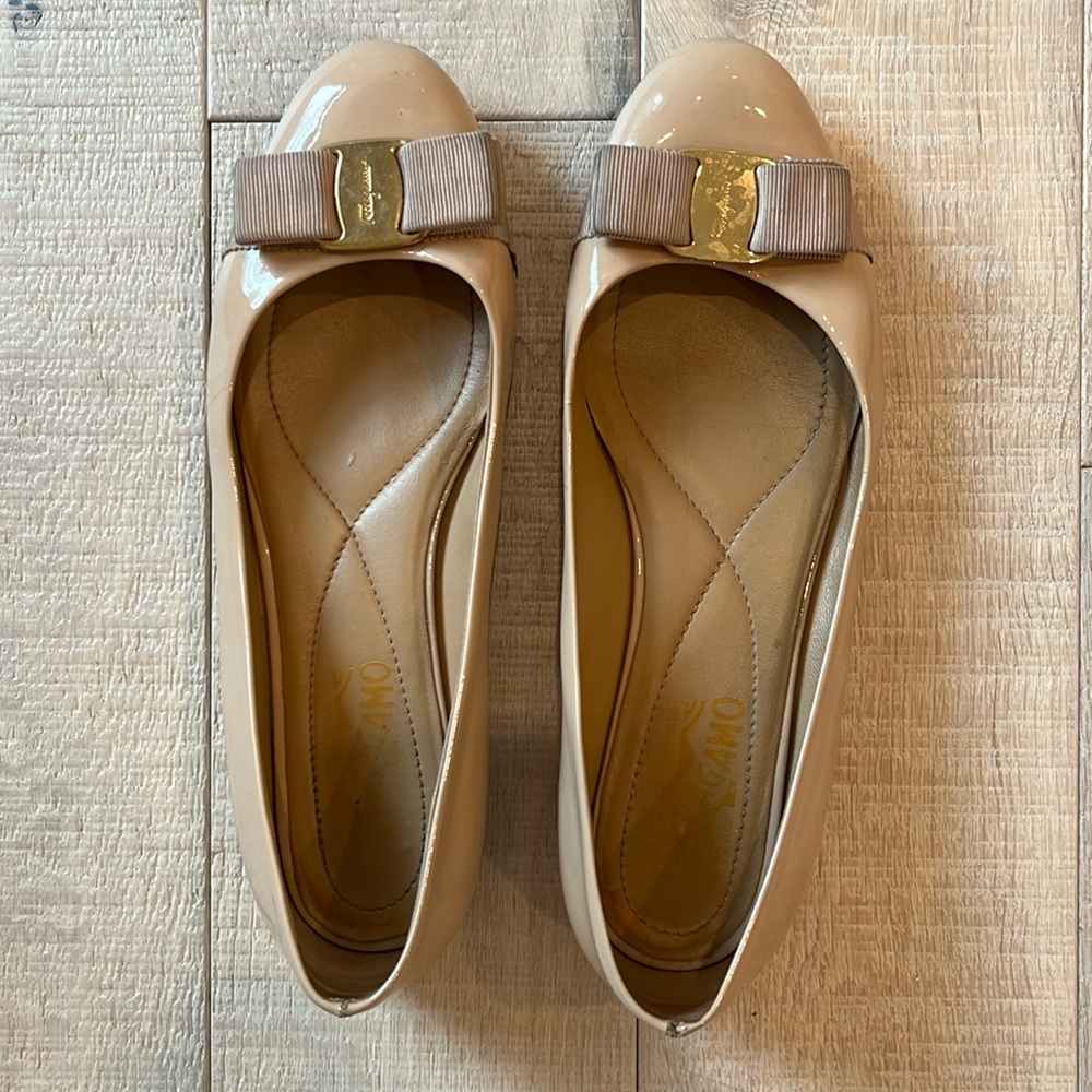 Ferragamo nude flats